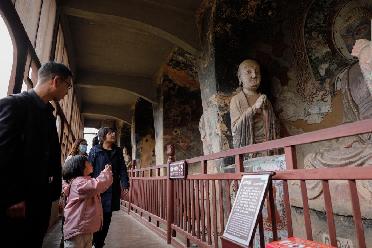 麥積山石窟旅游人氣旺